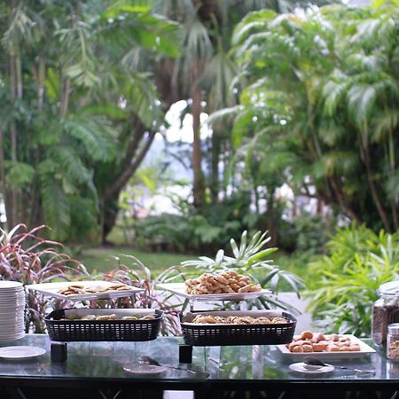 Likas Square Apartment Hotel Кота Кинабалу Екстериор снимка