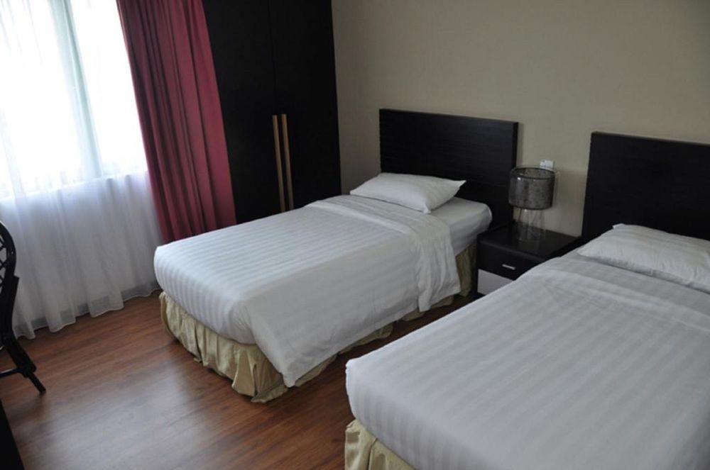 Likas Square Apartment Hotel Кота Кинабалу Екстериор снимка