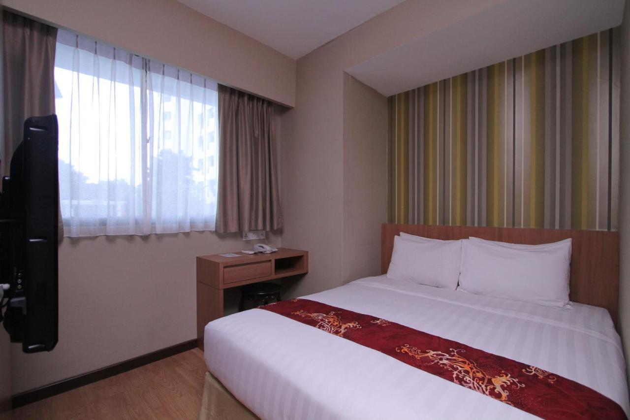 Likas Square Apartment Hotel Кота Кинабалу Екстериор снимка