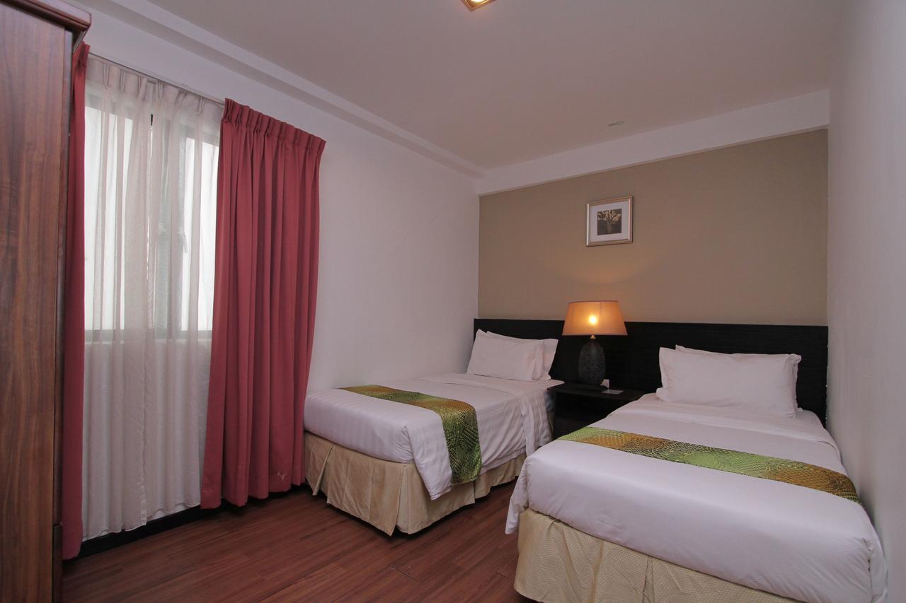Likas Square Apartment Hotel Кота Кинабалу Екстериор снимка