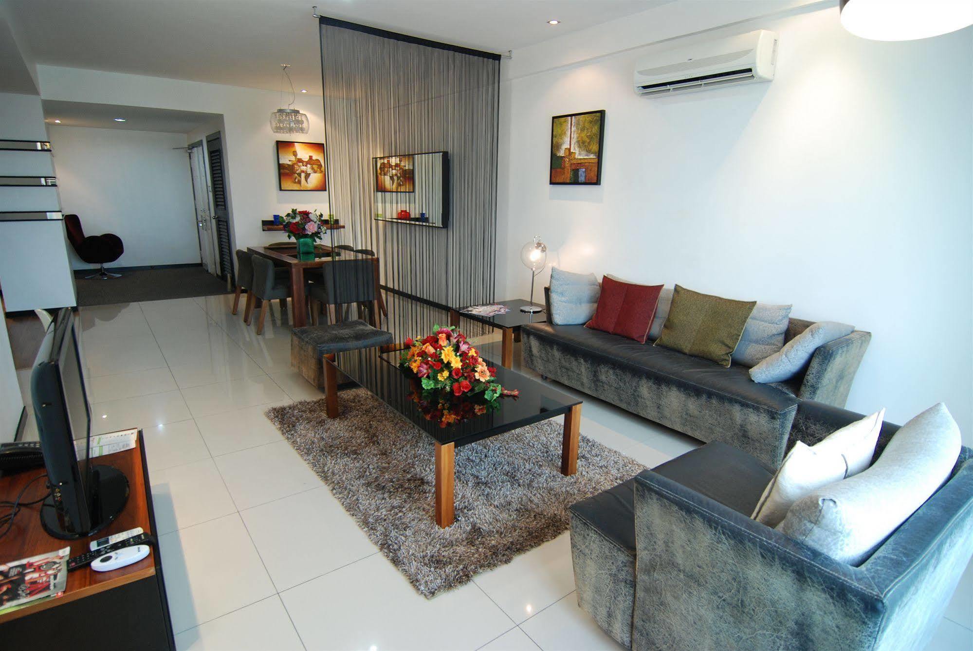 Likas Square Apartment Hotel Кота Кинабалу Екстериор снимка